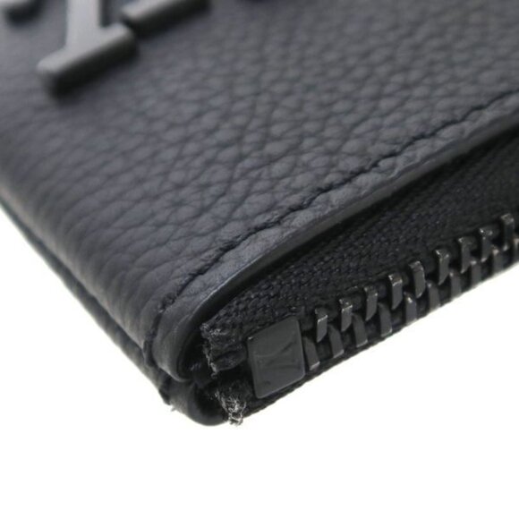 Louis Vuitton Aerogram Pochette Cles Hat main image 9